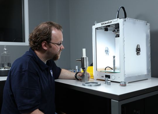 engineering_0 An FBN Sales service technician trained in aftermarket cap chucks.